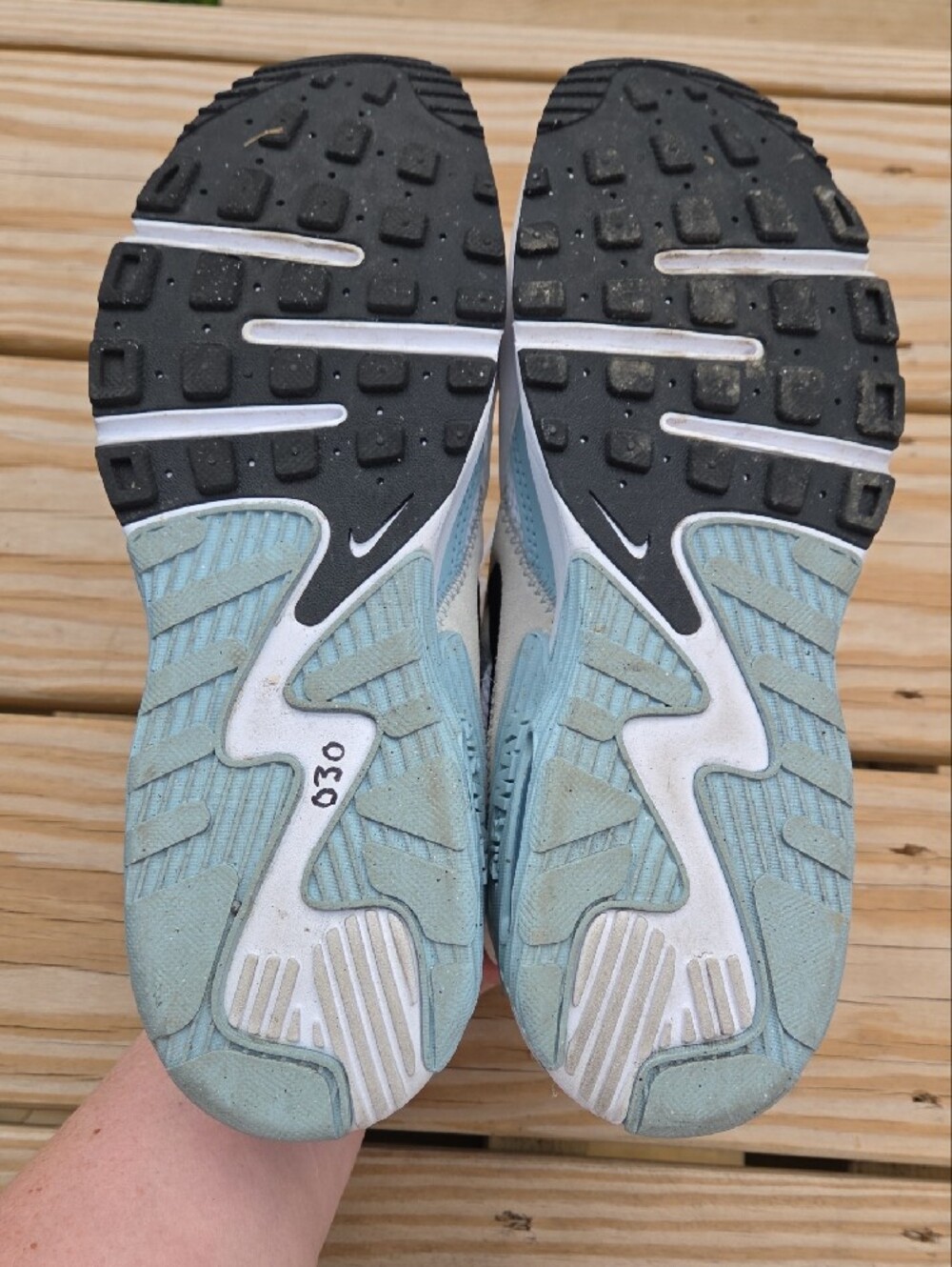 Nike White and Light Blue Air Max Sneakers with Black Swoosh - Picture 4 of 9